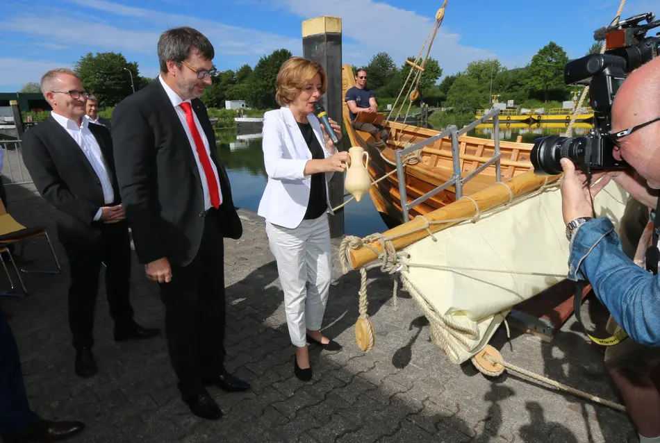 Festakt zur Schiffstaufe der Bissula