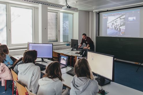 Volle Konzentration beim Workshop: Der Einstieg in die Bauplanung beginnt am Rechner.