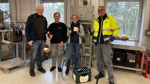 Abfüllanlage Mitarbeiter Bitburger Brauerei Bier