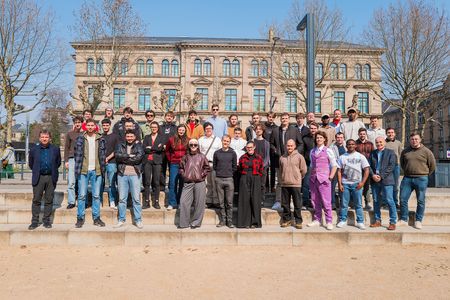 Gruppenbild der Teilnehmenden aus Deutschland, Frankreich und der Schweiz bei der Kick-off-Veranstaltung des Wettbewerbs in Straßburg (Foto: Anne Lienhart)